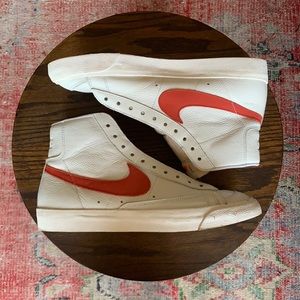NIKE Blazer High “Vintage” - White/Sport Red